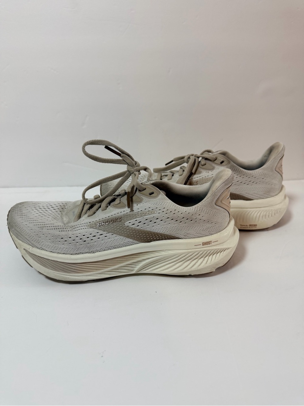 Brooks Ghost 17 Women's Athletic Shoes Size 7 Light Gray Tan Neutral